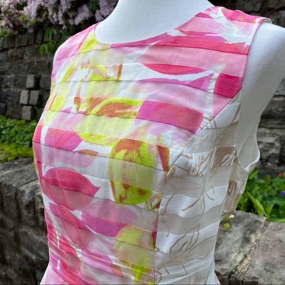 Floral Pink and Green Sleeveless Dress - Picture 3 of 14